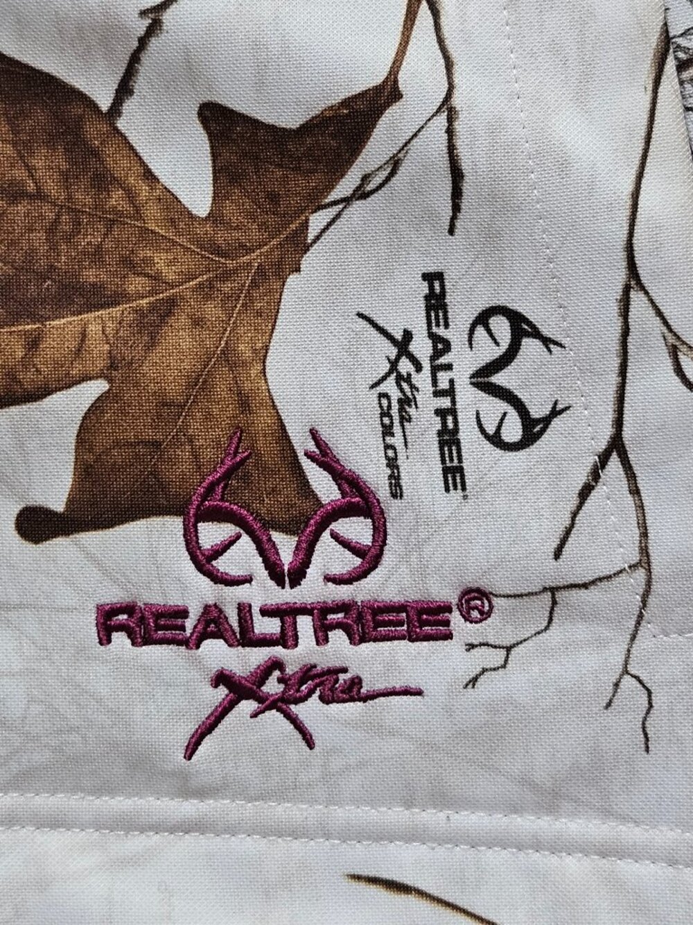 Women's Realtree Xtra Colors White Out Camo Hoodie Maroon White Accents Size L - Picture 7 of 10